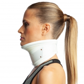 CERVICAL COLLAR WITH CHIN SUPPORT