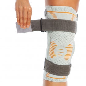 KNITTED HINGED KNEE SUPPORT